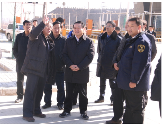 省委副書記、省長(zhǎng)郝鵬視察青海曹家堡保稅物流中心