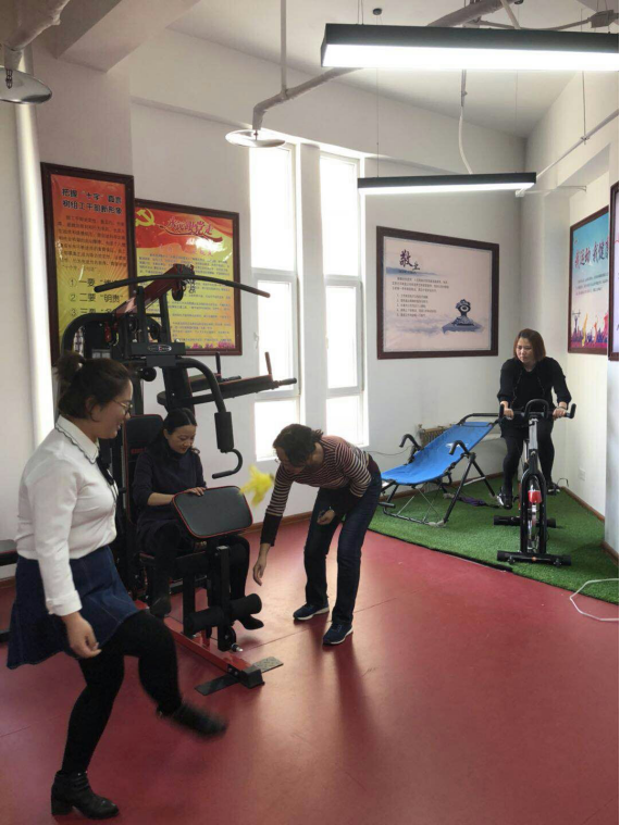 魅力女性、快樂巾幗