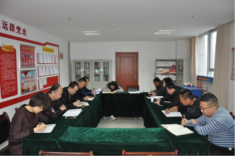 銘記&ldquo;生命線&rdquo;、分清&ldquo;是非線&rdquo; 修筑&ldquo;防腐線&rdquo;、不踩&ldquo;高壓線&rdquo;