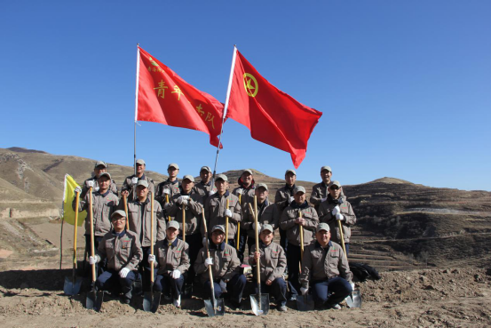 有一種奉獻(xiàn)叫&ldquo;五四精神&rdquo;，有一種擔(dān)當(dāng)叫&ldquo;青年突擊隊(duì)&rdquo;