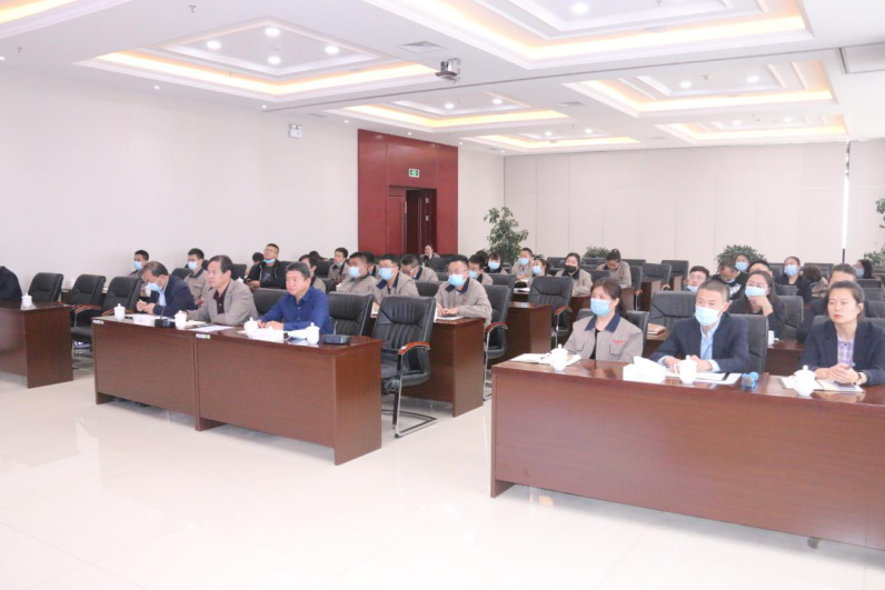 重學習、強隊伍、促發(fā)展――朝物開投公司舉辦網(wǎng)絡(luò)貨運知識培訓講座