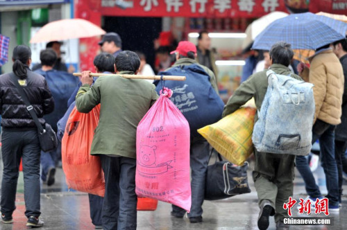 聚焦春節(jié)&ldquo;恐歸族&rdquo;：近鄉(xiāng)情怯，恐懼何來？(圖)